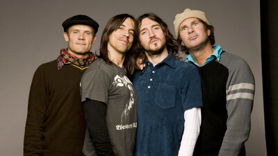 Red Hot Chili Peppers 90s: Funk-Rock Legends